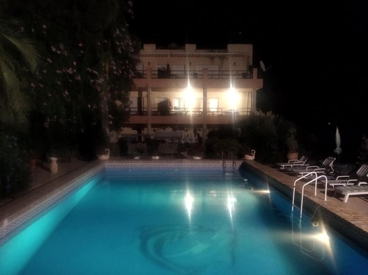 Casa Rural Complex Masia Del Tremendo Y Agroturismo Camarles Екстер'єр фото